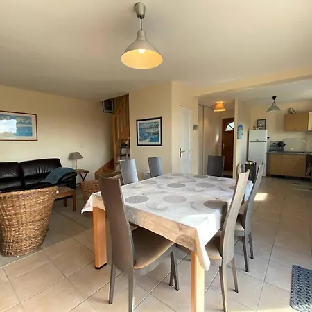 Villa Maison Vue Sur Avec Wifi, A 200m De La A - Ref 253